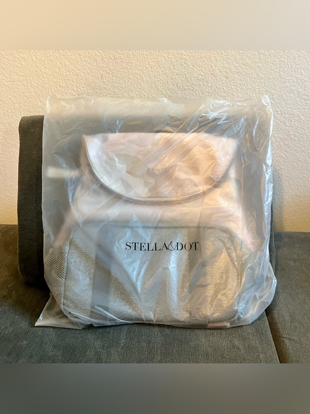 Stella & Dot Crush It Backpack Blush Camo NEW Carry On Diaper Bag Yoga Straps - Picture 12 of 13